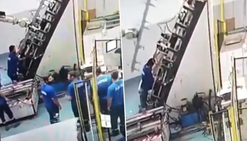 Fabrikada Feci Kaza: Makine İşçi Sırtında Saplandı!