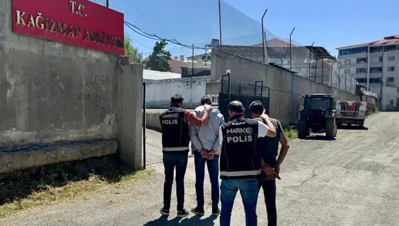 Kars'ta Uyuşturucu Operasyonu: İki Kişi Gözetim Altına Alındı!