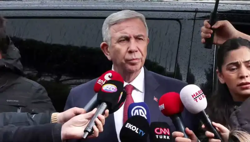 Mansur Yavaş'tan Dilek İmamoğlu'na Ziyaret: Hukukun Önemi Vurgulandı