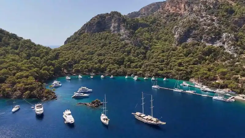 Göcek'in Koylarında Yeni Yasak: Müzik Çalıp Eğlenmek Artık Yasak!